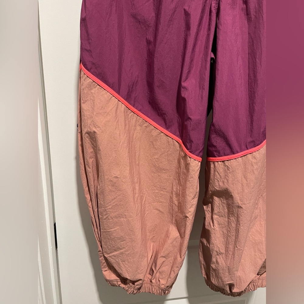 FP Movement Free People Freeflow Colorblock Joggers Size Large Rose Wash - Picture 7 of 10